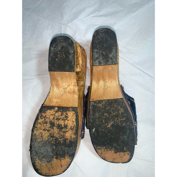 VINTAGE BEADED VELVET CARVED WOOD SLIDES CLOGS - Picture 6 of 7